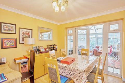 26 Pettits Close, Romford, RM1 4EB