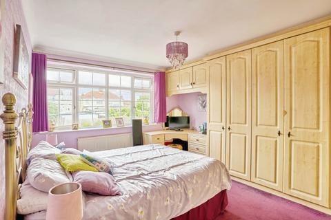 26 Pettits Close, Romford, RM1 4EB