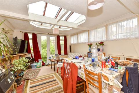 1 bedroom ground floor flat for sale, Millfield, Folkestone, Kent