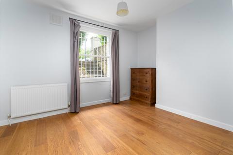 2 bedroom apartment to rent, Cantelowes Road, London, NW1