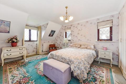 16 Loader Close, Kings Worthy, Winchester, SO23 7TF
