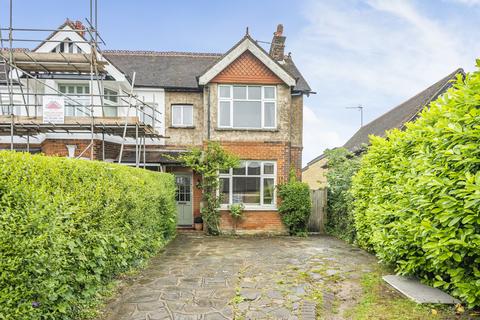 3 bedroom end of terrace house for sale, Town End, Caterham CR3