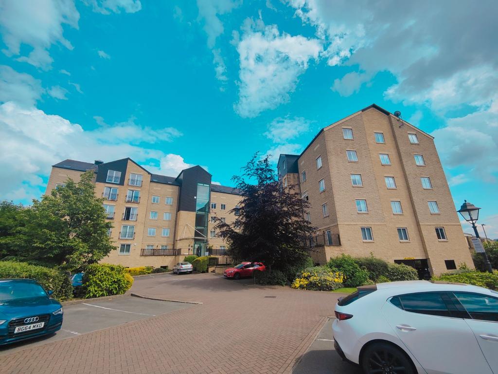 Ellis Court, Textile Street... 2 bed flat to rent £675 pcm (£156 pw)