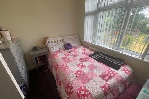 3 bedroom terraced house to rent, Neville Road, Luton