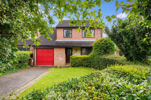 4 bedroom detached house for sale, Cloisterham Road, Rochester, ME1