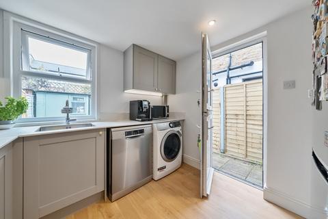 6 Aitken Road, London, SE6 3BG