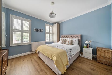 6 Aitken Road, London, SE6 3BG