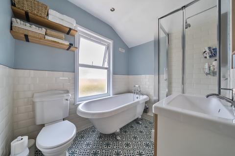 6 Aitken Road, London, SE6 3BG