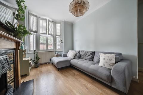 6 Aitken Road, London, SE6 3BG