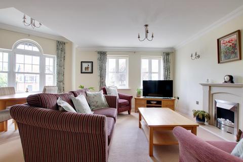 2 bedroom flat for sale, Brookley Road, Brockenhurst, SO42