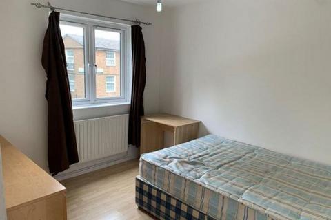 4 bedroom flat to rent, Beaumont Square, TOWER HAMLETS E1