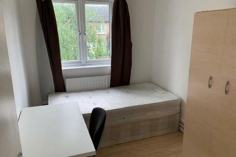 4 bedroom flat to rent, Beaumont Square, TOWER HAMLETS E1