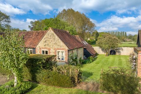 3 bedroom detached house to rent, Upper Wardley, Milland, Liphook, West Sussex, GU30