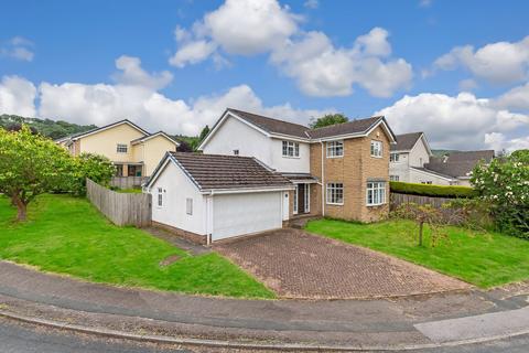 4 bedroom detached house for sale, Kings Road, Ilkley, West Yorkshire, LS29