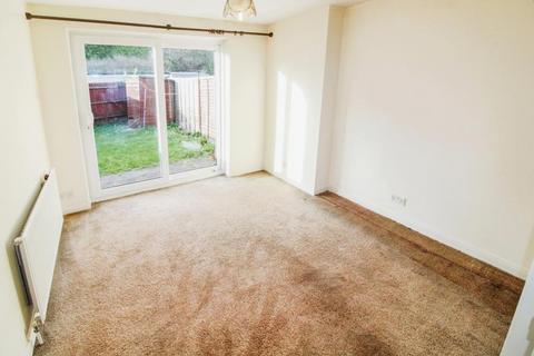 3 bedroom terraced house to rent, Hadlow Court, Slough