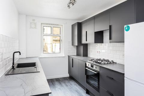 2 bedroom flat to rent, Sinclair Close, Edinburgh EH11