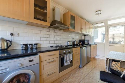 2 bedroom flat for sale, 2 Brockmer House, Crowder Street, London, E1 0BJ