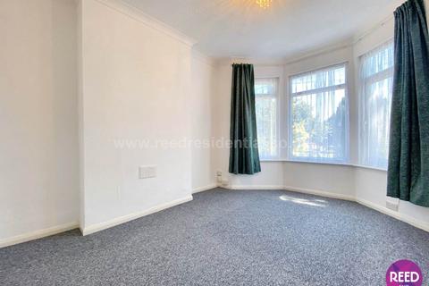 2 bedroom flat to rent, St Marys Road, Southend On Sea
