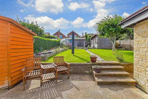 2 bedroom detached bungalow for sale, Carisbrooke Road, Newport, Isle of Wight