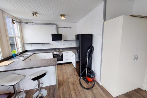 2 bedroom apartment to rent, Forest Road West, Nottingham, Nottinghamshire, NG7 4ER