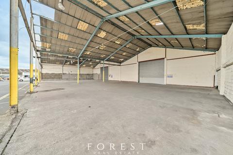 Industrial unit to rent, 2B Rippleside Commercial Estate, Renwick Road, Barking, IG11 0RJ