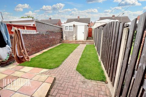 3 bedroom end of terrace house for sale, Snydale Road, Cudworth