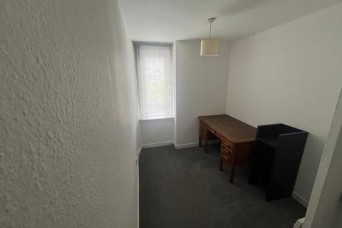 2 bedroom flat to rent, Gibson Terrace, Dundee, DD4