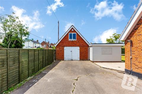 3 bedroom detached house for sale, Hullbridge Road, South Woodham Ferrers, Essex, CM3