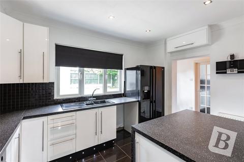 3 bedroom detached house for sale, Hullbridge Road, South Woodham Ferrers, Essex, CM3