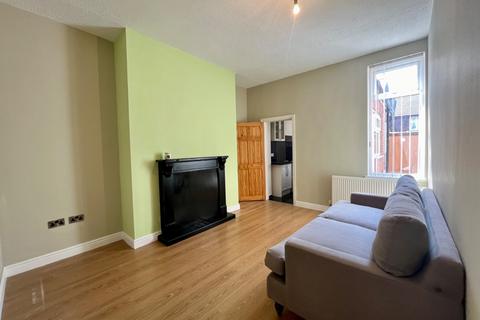 2 bedroom ground floor flat to rent, Ada Street, South Shields