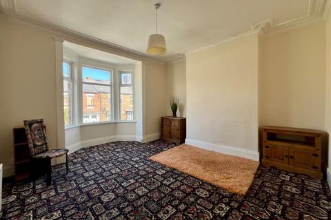 3 bedroom flat to rent, Ada Street, South Shields