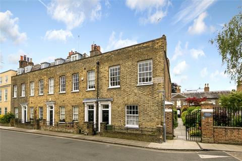 3 bedroom end of terrace house for sale, The Vineyard, Richmond, TW10