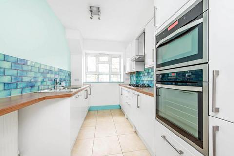 3 bedroom flat to rent, Gray Street, Southwark, London, SE1