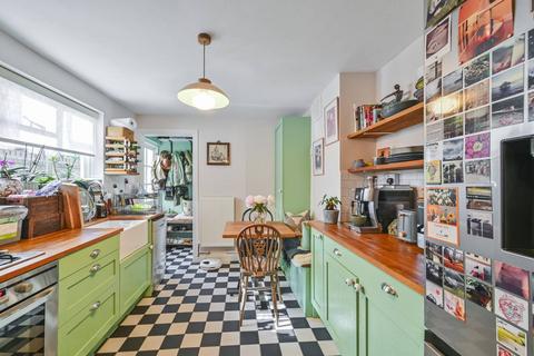 1 bedroom flat for sale, Nutbourne Street, Queen's Park, London, W10