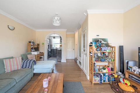3 bedroom flat to rent, STATION ROAD, Finchley Central, London, N3