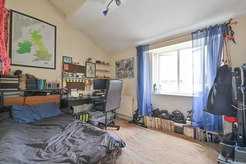 2 bedroom flat for sale, HOPEWELL YARD, Camberwell, London, SE5