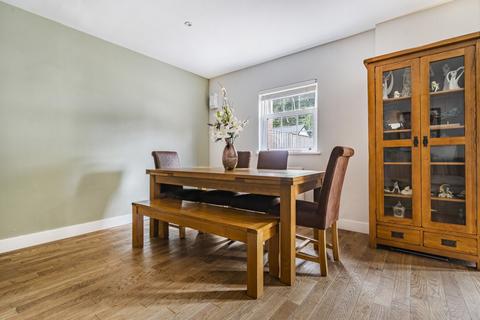 2 Albert Close, Ottery St Mary, EX11 1GR