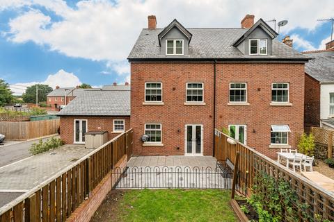 2 Albert Close, Ottery St Mary, EX11 1GR