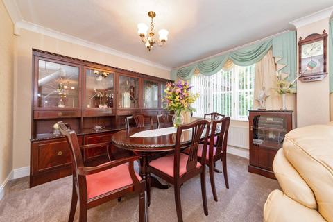 11 Greenside Park, Luton, LU2 7JF