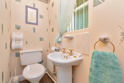 11 Greenside Park, Luton, LU2 7JF