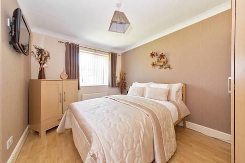 11 Greenside Park, Luton, LU2 7JF