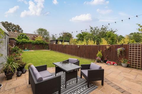 10 Colbert Drive, Leicester, LE3 2JB