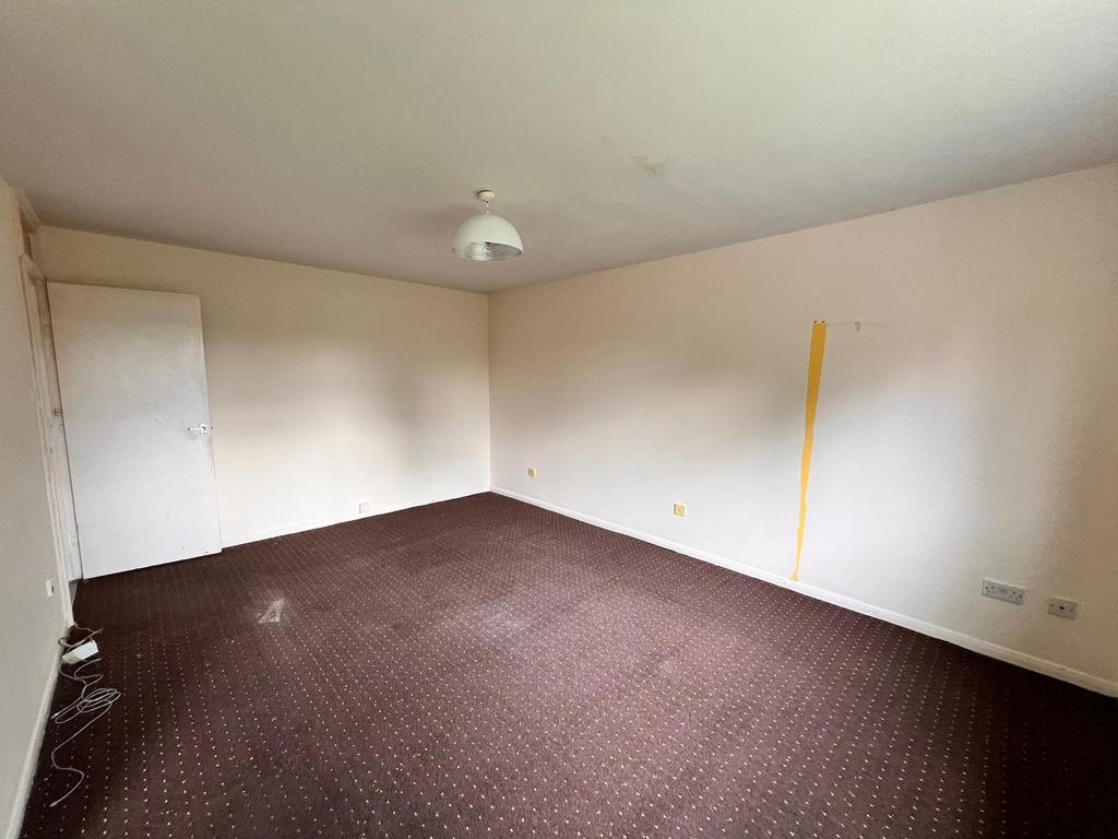 Barking, IG11 2 bed flat for sale £185,000