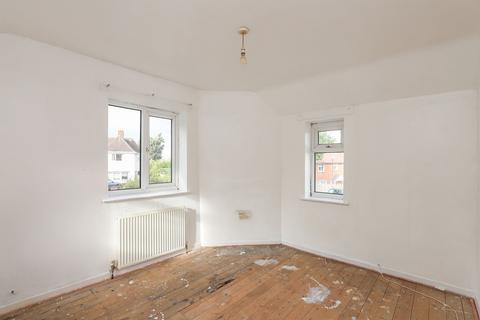 2 Boythorpe Crescent, Chesterfield, S40 2NX