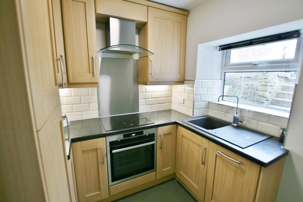 Snape Hill Lane, Dronfield... 2 bed cottage to rent £850 pcm (£196 pw)
