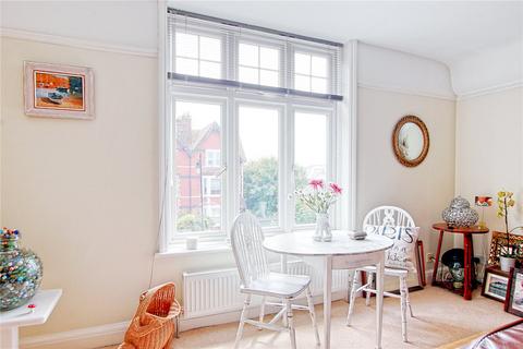 2 bedroom flat for sale, Norfolk Road, Littlehampton, West Sussex, BN17