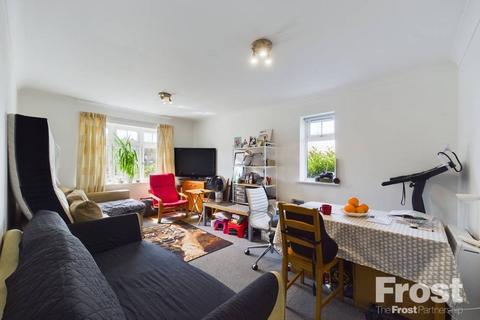 2 bedroom apartment for sale, London Road, Ashford, Surrey, TW15