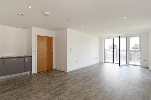 3 bedroom flat to rent, Hoopers Mews, Acton, W3