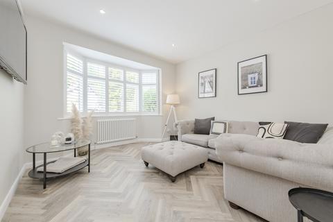 60 Markfield Road, Caterham, CR3 6RN