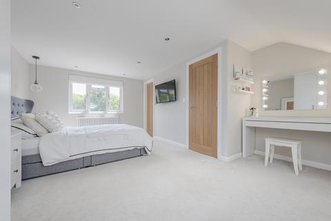 60 Markfield Road, Caterham, CR3 6RN